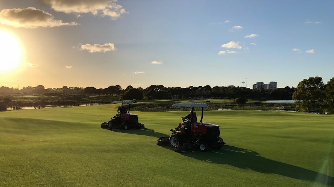 AusGolfOpen2018 sunrise over the greens mowers
